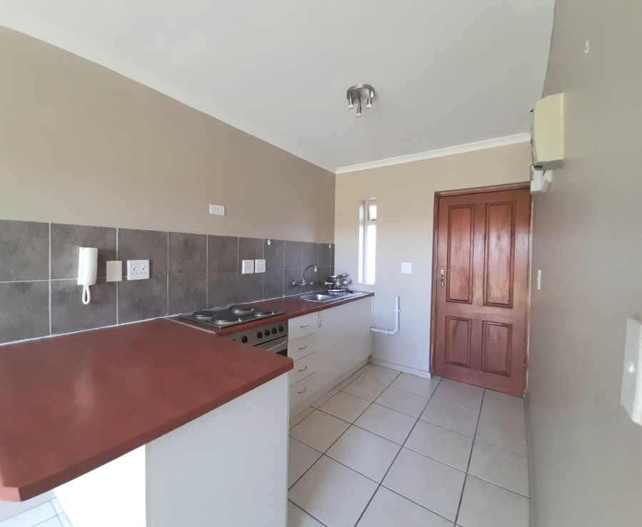 8 Bedroom Property for Sale in Uitzicht Western Cape